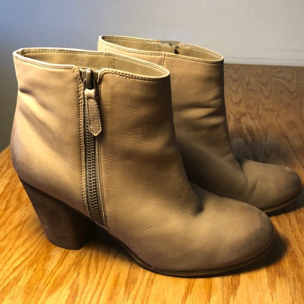 BP Trolley heel ankle booties, Women's 9.5, tan leather outside zipper